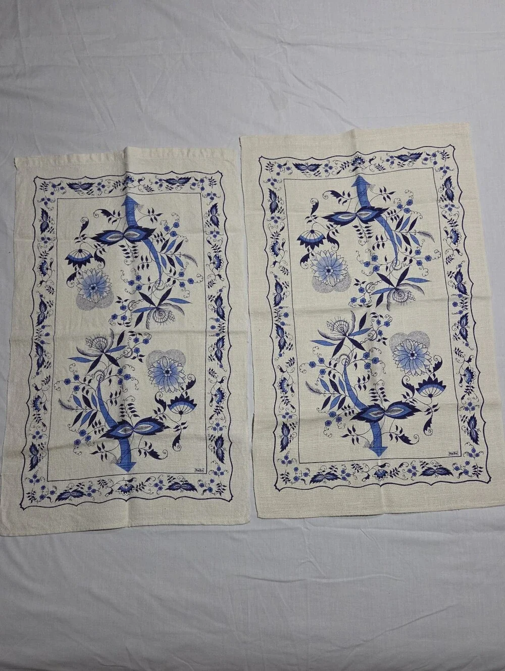 Vintage Kay Dee Delft Blue Onion Linen Tea Towels Set of 2